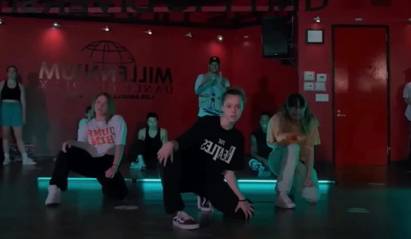   Shiloh Jolie-Pitti tantsimine: teismeliste lahedamad tantsuhetked