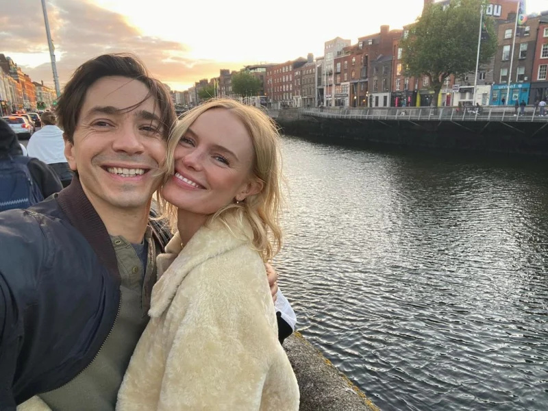   See's True Love! Justin Long and Kate Bosworth’s Sweetest Photos Together: Rare Pictures