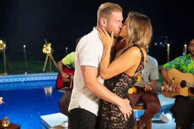   Milline'Love Island' USA Season 1 Couples Are Still Together? Inside Their Relationships and Breakups Love-Island-Weston-Richey-and-Em854