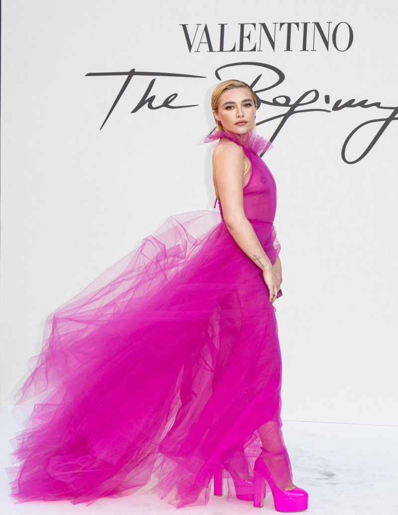  Дон't Worry Darling, Florence Pugh Slays the Red Carpet in See-Through Looks! Sheer Outfit Photos