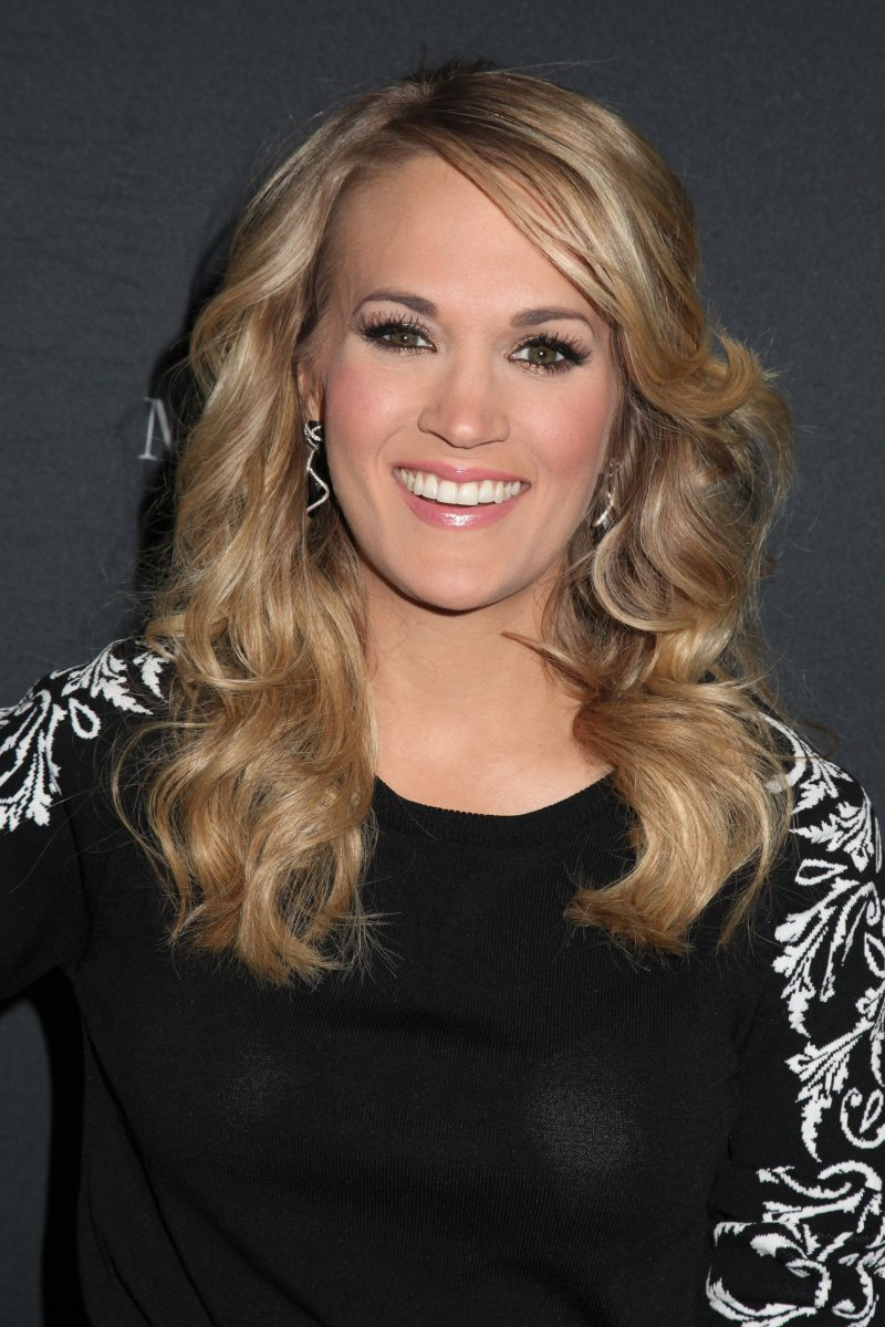   Carrie Underwood Estetik Ameliyat Oldu mu? Fotoğraflar O Zaman, Şimdi 2014