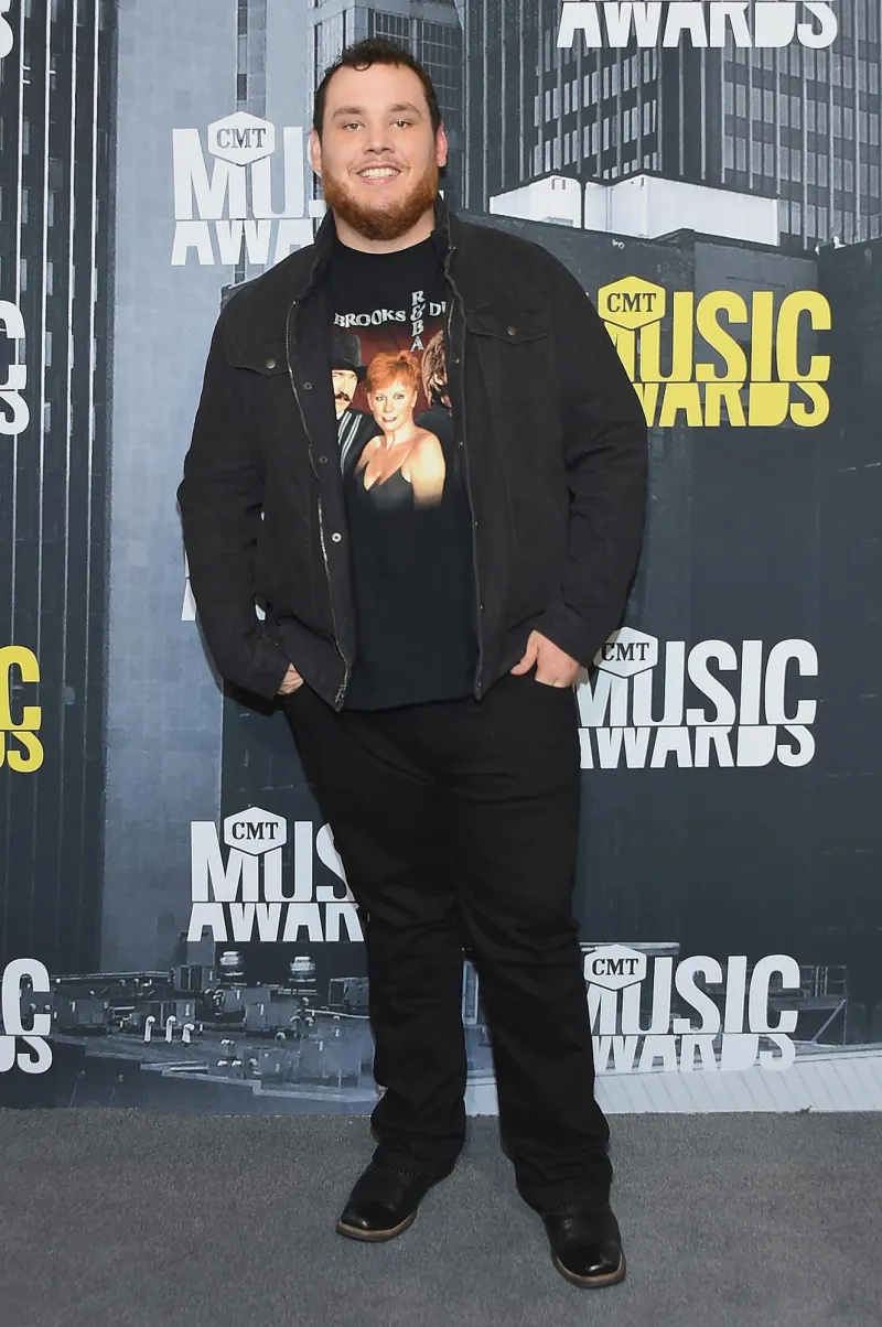 Luke'o Combso svorio metimas: nuotraukos, kuriose dainininkas virto iš kylančios kantri žvaigždės į „Grammy“ nominantą