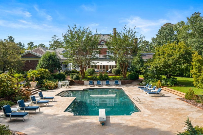  Nós're ~Obsessed~ With Mariah Carey's .5 Million Atlanta Estate! Tour Her Home in Photos Amid Sale