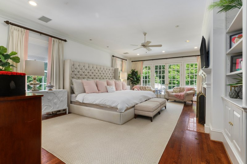   Wir're ~Obsessed~ With Mariah Carey's .5 Million Atlanta Estate! Tour Her Home in Photos Amid Sale