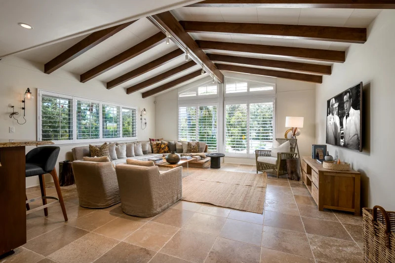   Kourtney Kardashian, Travis Barker Santa Barbara Home: Billeder