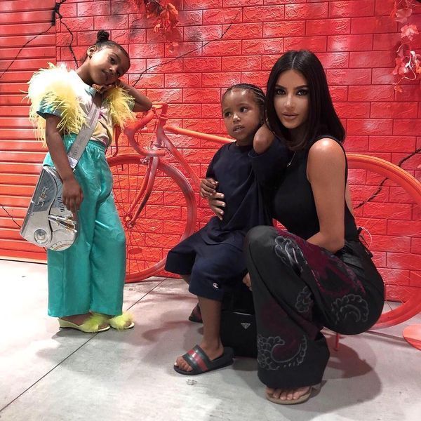 Kim Kardashian's Kids North og Saint West har sine egne juletrær - Se bilder!