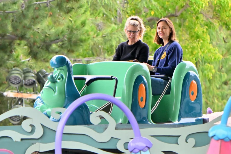   Jennifer Garner, Seraphina, J. Lo's Child Emme in Disneyland