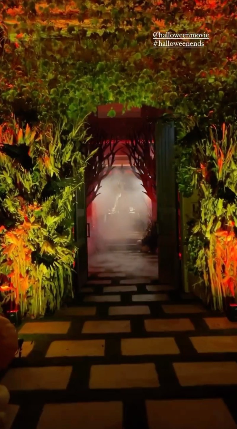   কোর্টনি কারদাশিয়ান 'হ্যালোইন' মুভি পার্টি ছুঁড়েছে: ছবি