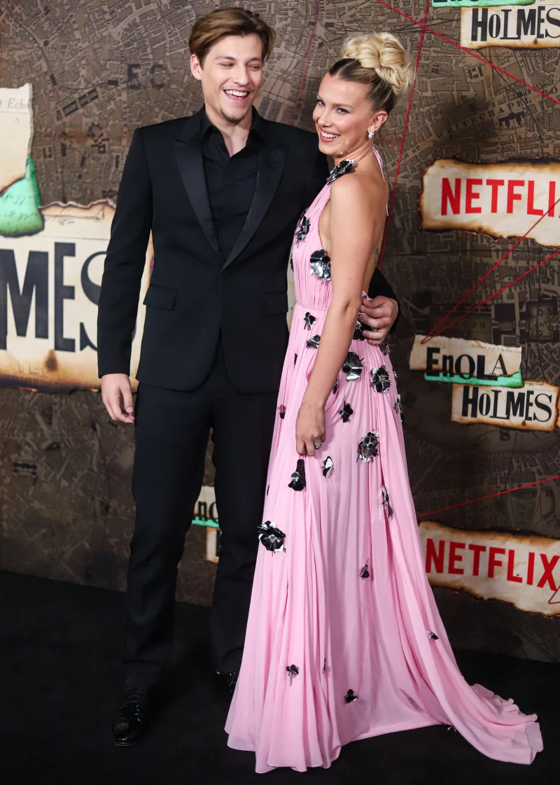   Millie Bobby Brown i Jake Bongiovi čine'Enola Holmes' 2 Premiere Date Night: Red Carpet Photos