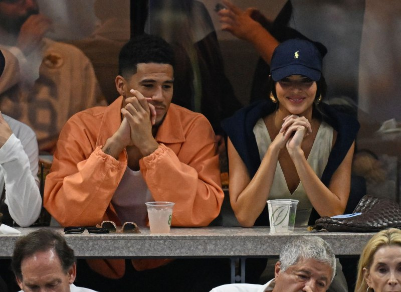   Kendall Jenner en Devin Booker Pack op de PDA tijdens romantisch weekend in NYC