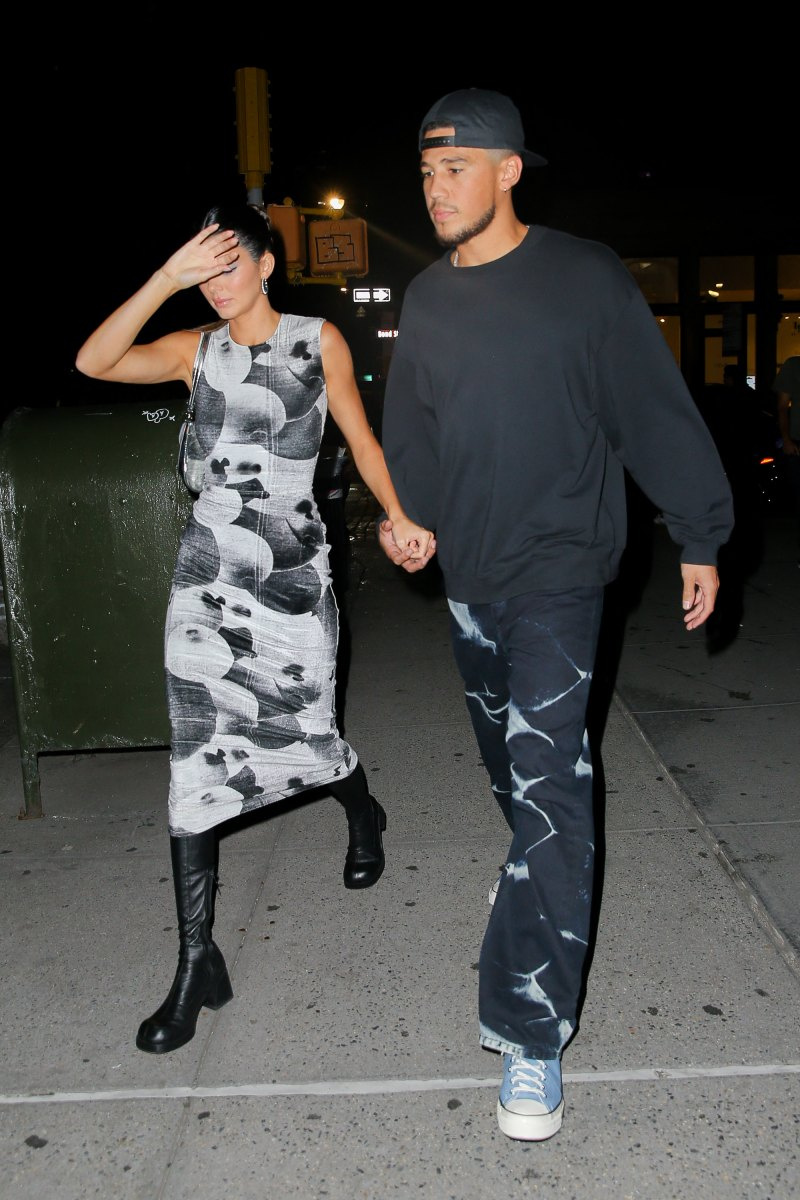   Kendall Jenner en Devin Booker Pack op de PDA tijdens romantisch weekend in NYC