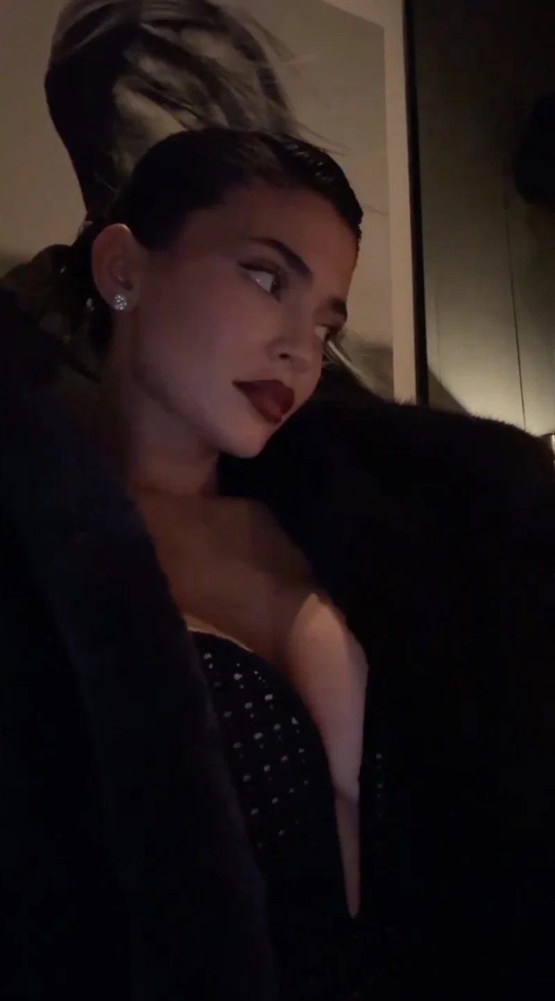  Nowy rok rodziny Kardashian-Jenner's Eve 2023: Photos