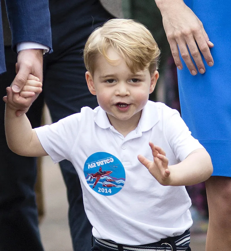Prințul George crește atât de repede! Vezi fotografiile lui de transformare de atunci până acum
