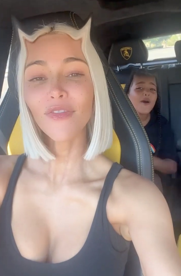 Kardashian vaikai gaili savo mamas: linksmos akimirkos, kai Kim ir Kourtney buvo supykę jų vaikai