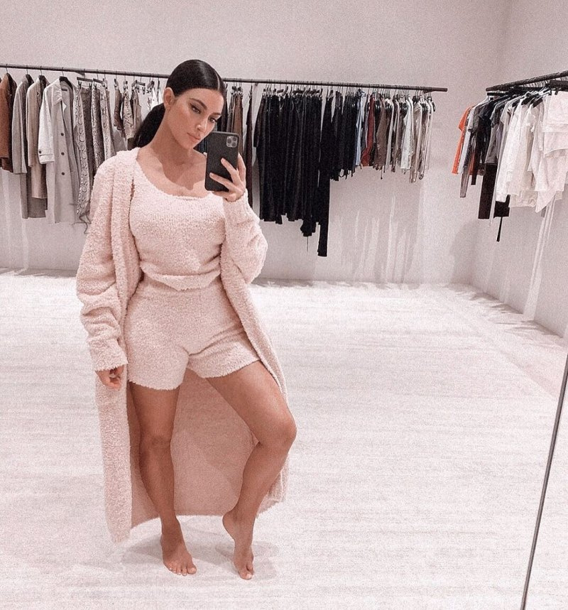   Kim Kardashian si urobila selfie s novou kolekciou SKIMS Cozy