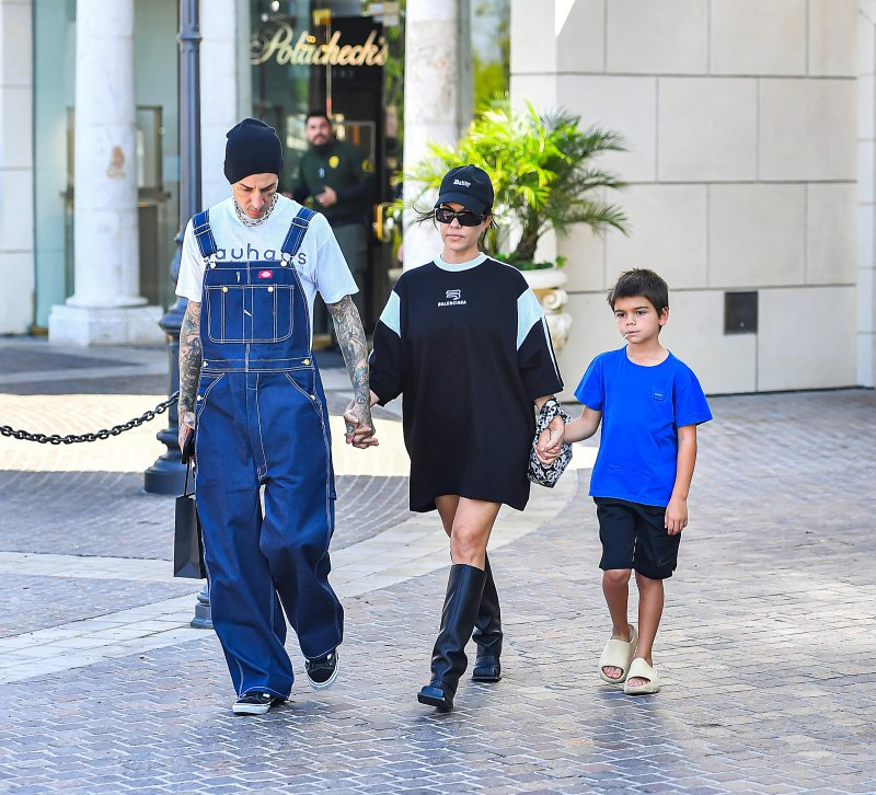 Zmiešaná rodina! Kourtney Kardashian a Travis Barker trávia deň s deťmi Landon and Reign: Fotografie