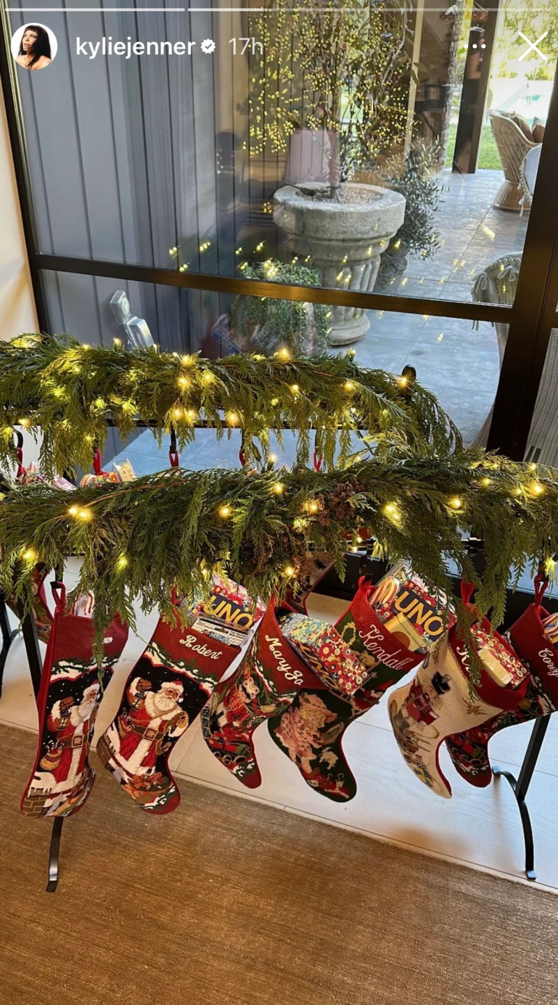   کارداشیئن جینرز چھٹیوں کے جذبے میں ہیں! دیکھیں کہ انہوں نے کرسمس 2022 کیسے منایا