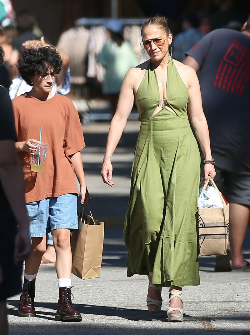   Jennifer Lopez, Teen Emme Muniz Shop Together in L.A.: Fotos 4
