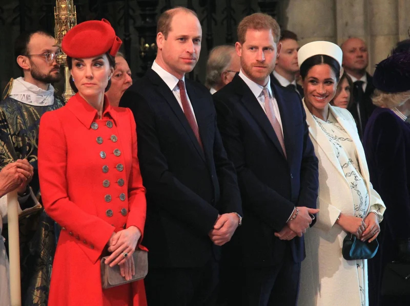   Kuninkaallinen halkeama! Prinssi William ja prinssi Harry's Ongoing Feud: A Complete Timeline