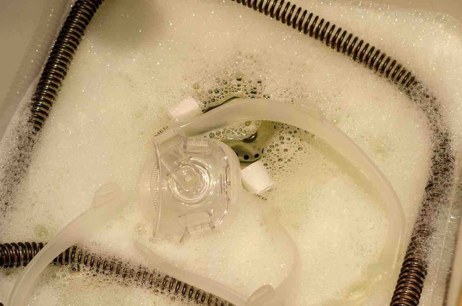 Πώς να καθαρίσετε μια μηχανή CPAP